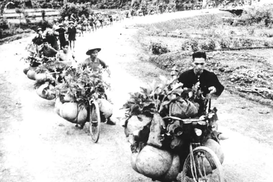 “Tiếng Điện Biên Phủ đến đâu, đồng bào Thanh Hóa cũng có một phần vinh dự đến đó”