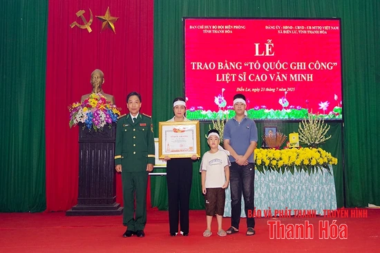 Trao bằng “Tổ quốc ghi công” cho liệt sỹ Cao Văn Minh