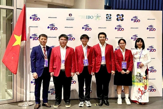 Việt Nam lọt tốp 10 đội đạt thành tích xuất sắc nhất Olympic Sinh học quốc tế