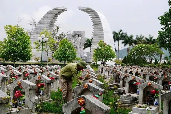 Nghĩa trang Hàm Rồng một chiều tháng Bảy