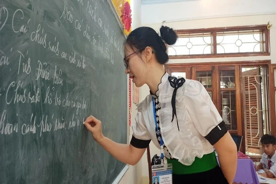 Sở giáo dục và đào tạo được quyền chủ trì tuyển dụng, điều động giáo viên