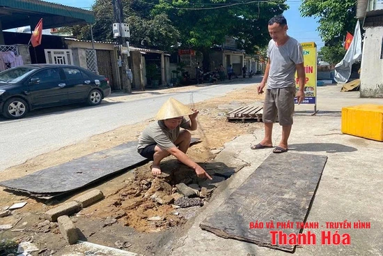 Đường giao thông thi công dang dở, ảnh hưởng đến đời sống người dân