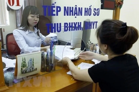 Tiền ăn trưa, điện thoại, xăng xe, xếp hạng lao động... có phải đóng BHXH?