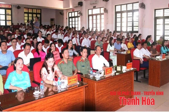 Khai giảng các lớp Trung cấp lý luận chính trị dành cho cán bộ tỉnh Hủa Phăn (Lào)