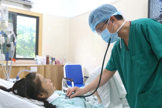Việt Nam ghi dấu trên bản đồ ghép tạng thế giới với ca ghép đồng thời tim-phổi