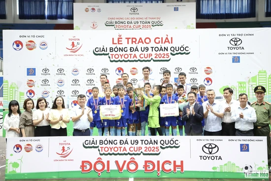 Đội U9 Việt Hùng Thanh Hoá: Thành công không chỉ nằm ở chiếc cúp vô địch