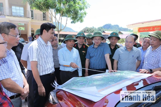 Bí thư Tỉnh ủy Nguyễn Doãn Anh kiểm tra công tác khắc phục hậu quả bão lũ và chuẩn bị năm học mới tại 2 xã Yên Nhân, Bát Mọt