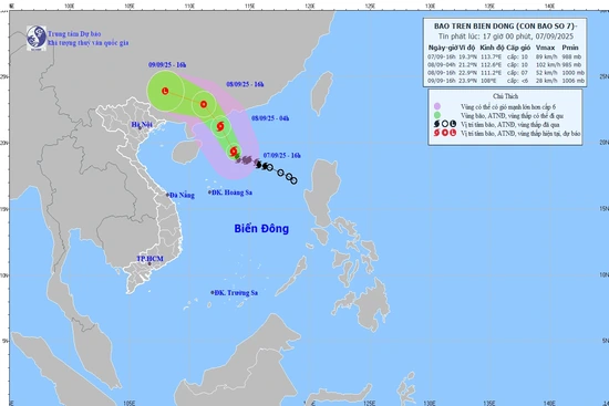 Các khu vực ở rìa xa hoàn lưu bão số 7 có thể xuất hiện dông, lốc, gió giật mạnh