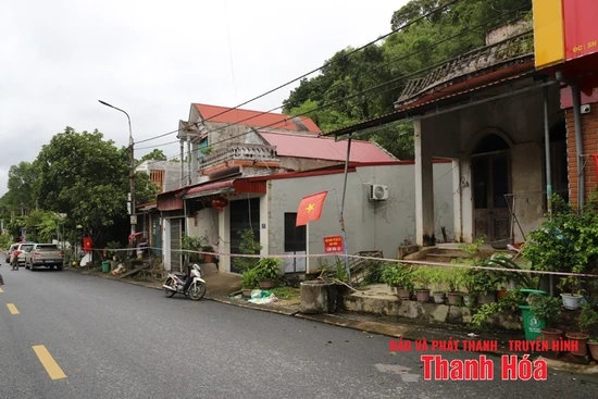 Công bố tình huống khẩn cấp sạt lở đất tại đồi Phòng Không, thôn Nguyễn Trãi, xã Linh Sơn