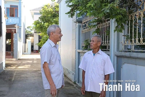 Hơn 30 năm “gánh” việc thôn làng