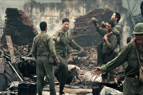 “Mưa đỏ” trở thành phim Việt có doanh thu cao nhất lịch sử điện ảnh