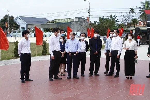 Thống nhất đề nghị Hội đồng thẩm định NTM kiểu mẫu tỉnh Thanh Hóa thẩm định công nhận xã Quảng Bình và Quảng Lưu đạt chuẩn NTM kiểu mẫu