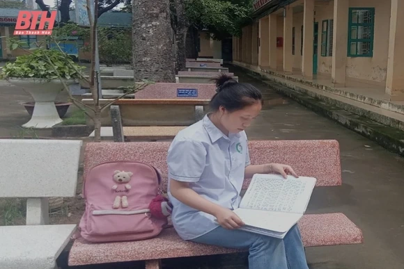Cô học trò nghèo và ước mơ làm giáo viên