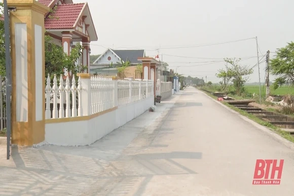 Trên 300 hộ dân xã Ngọc Lĩnh tự nguyện hiến đất, mở rộng đường giao thông