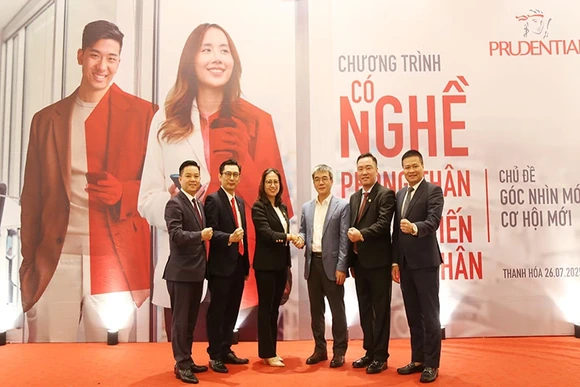 Prudential tổ chức hội thảo “Có nghề phòng thân - Có đà tiến thân”