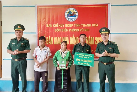 Đồn Biên phòng Pù Nhi bàn giao “Nhà đồng đội” cho quân nhân có hoàn cảnh khó khăn