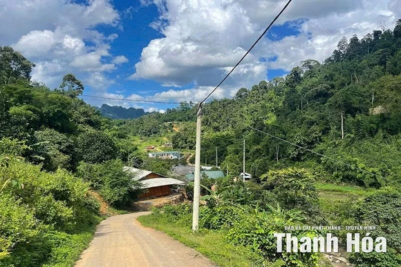 Tiếng  nói  từ  bản  làng (Bài 1): Những con đường mang theo no ấm