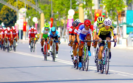 Khởi tranh Giải đua xe đạp toàn quốc Cúp Truyền hình TPHCM năm 2022  Thể  thao  Vietnam VietnamPlus