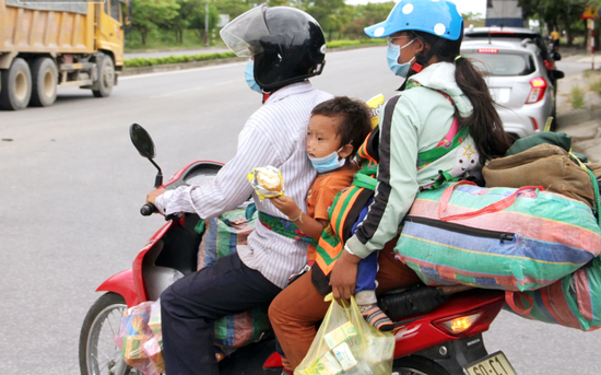 Người lao động tại các thành phố lớn đã bỏ phố về quê trong cơn đại dịch covid 19 - một rào cản lớn trong phục hồi kinh tế