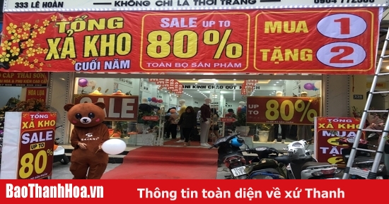 biển quảng cáo xả hàng