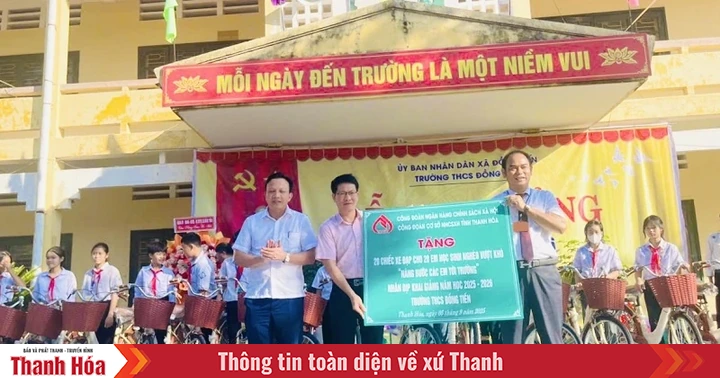 Ngân hàng CSXH Thanh Hóa tặng 110 xe đạp cho học sinh khó khăn