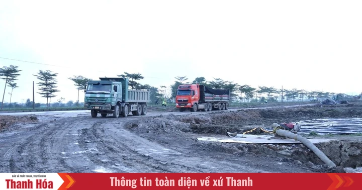 Nghỉ Tết vẫn “3 ca, 4 kíp” trên công trường trọng điểm