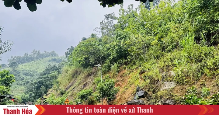 Xã Mường Lát khẩn trương khắc phục sạt lở tuyến đường vào thôn Chiên Pục